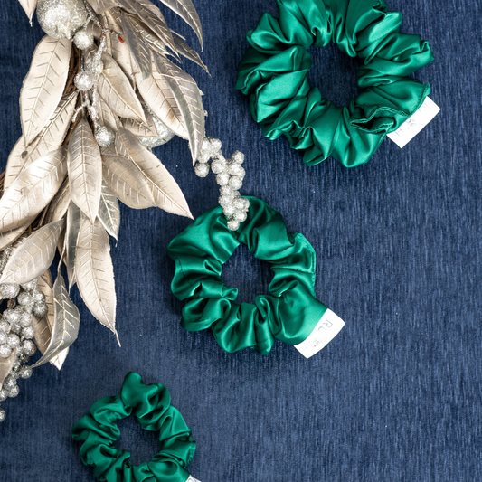 Holly Classic Scrunchie