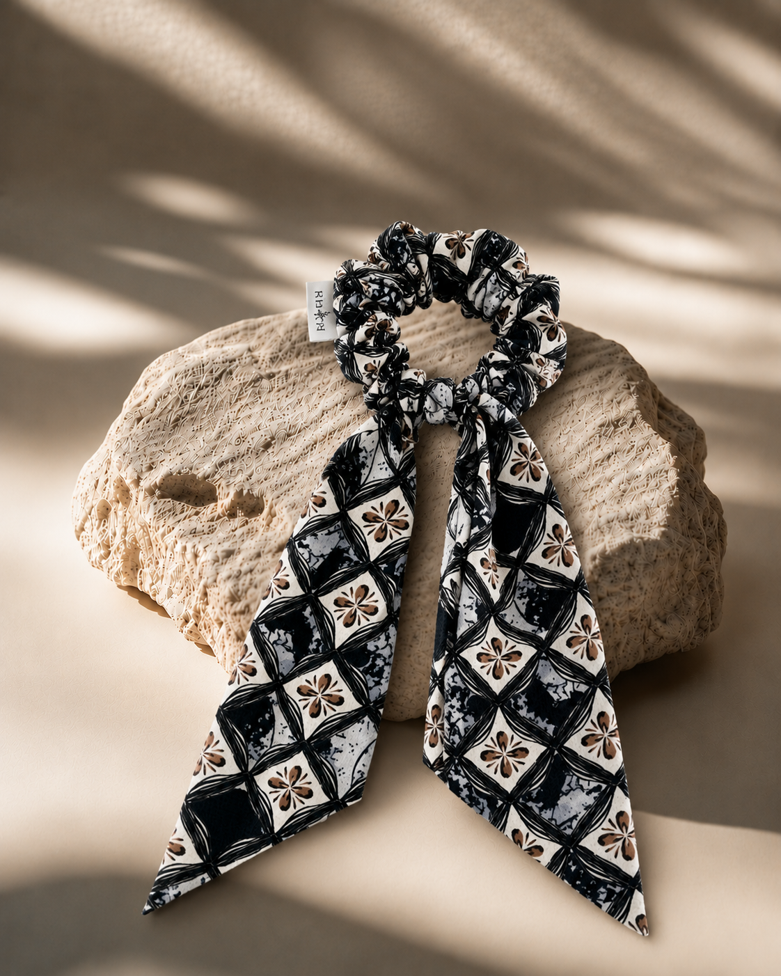 CLOVER SCARF SCRUNCHIE