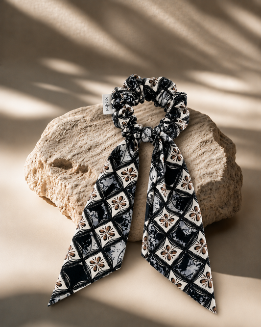CLOVER SCARF SCRUNCHIE